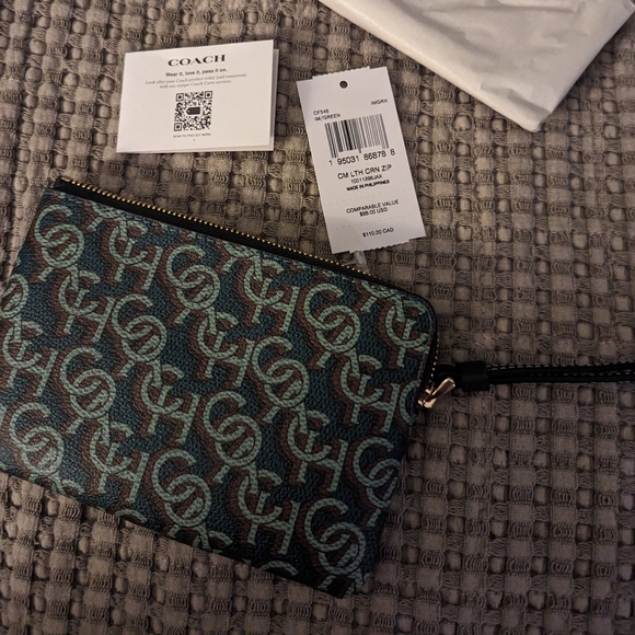 💚 Coach Madi Corner Zip Monogram Wristlet - Picture 3 of 6
